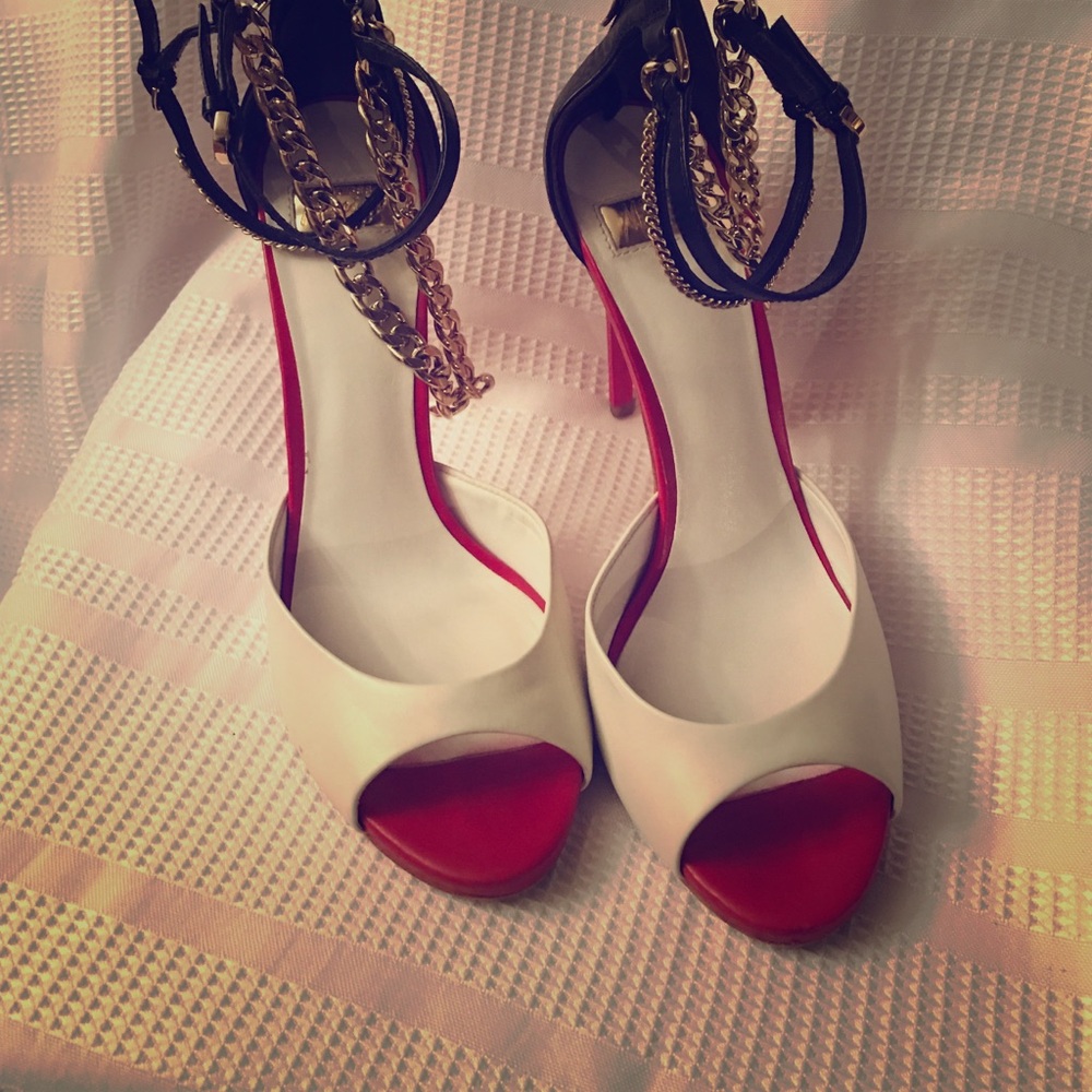 Nautical heels with gold chain